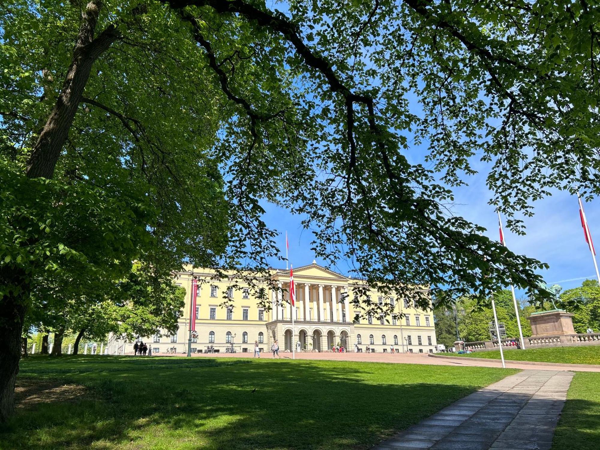 National Theater Dormitory Mixed Hostel Oslo Exterior foto